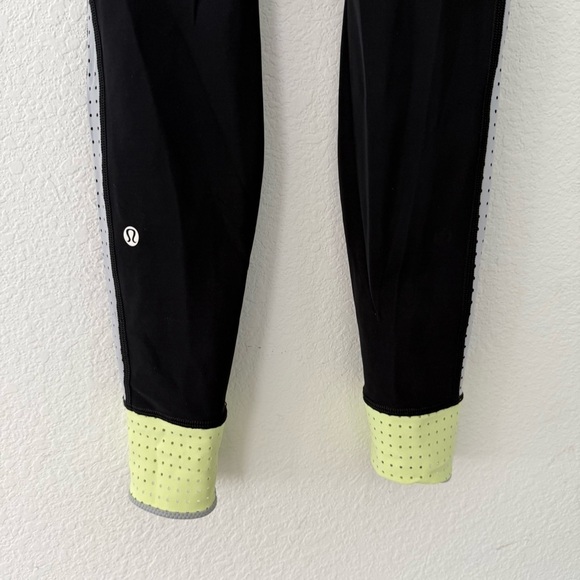 Lululemon- Water Paddle Tight Reversible Leggings - 4 - Picture 7 of 12
